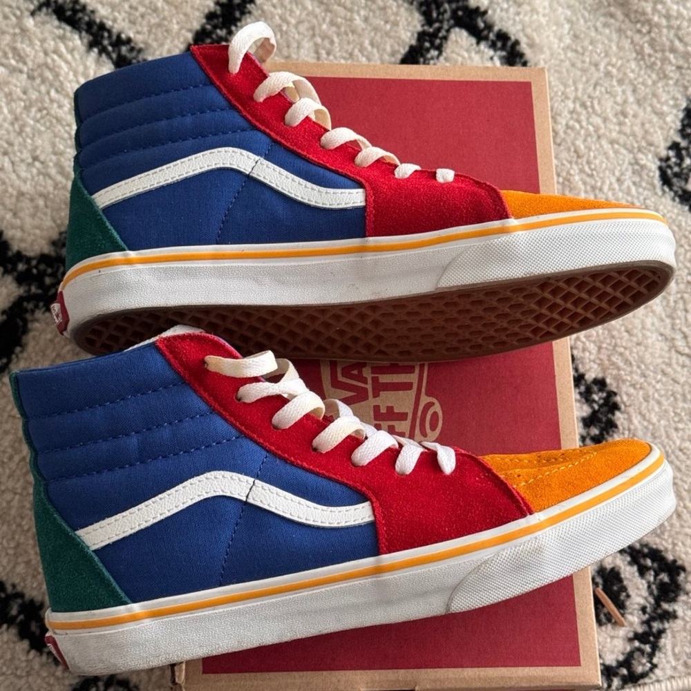 VANS 7 Men/ 9 women’s